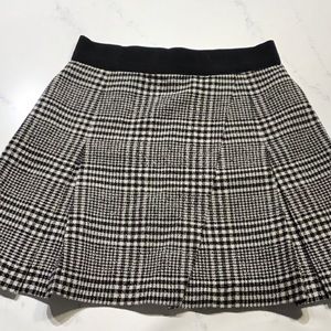 Alice + Olivia, Black + White Plaid Wool Skirt SZ6